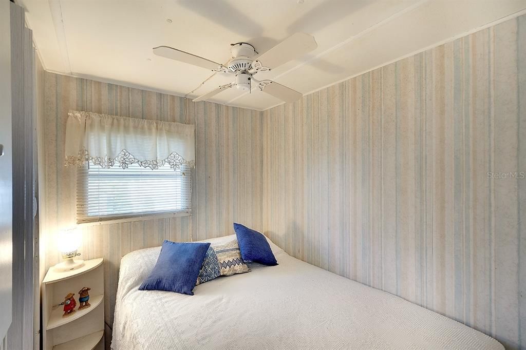 Active With Contract: $128,900 (2 beds, 1 baths, 510 Square Feet)