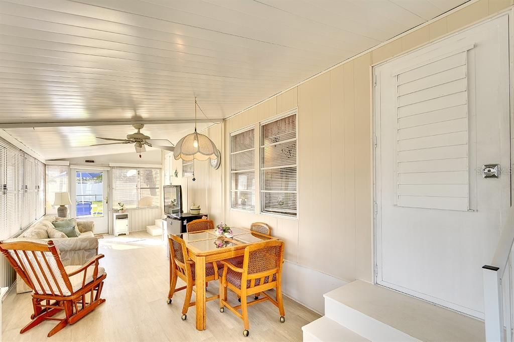 Active With Contract: $128,900 (2 beds, 1 baths, 510 Square Feet)