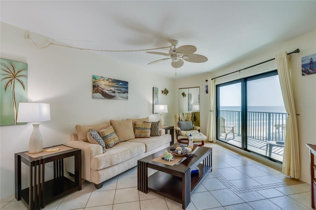 На продажу: $275,000 (1 спален, 1 ванн, 600 Квадратных фут)