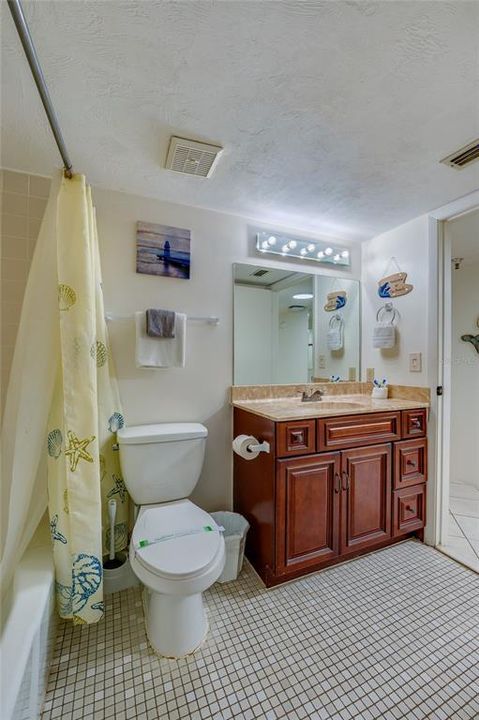 На продажу: $275,000 (1 спален, 1 ванн, 600 Квадратных фут)