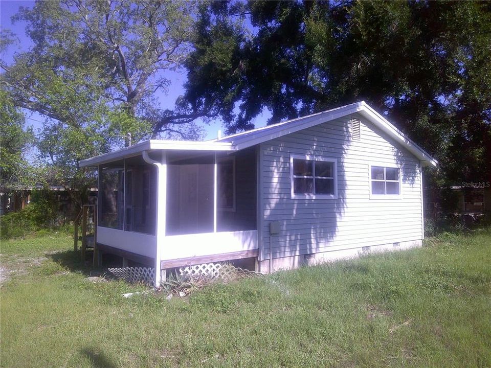 Recently Sold: $130,000 (2 beds, 1 baths, 720 Square Feet)