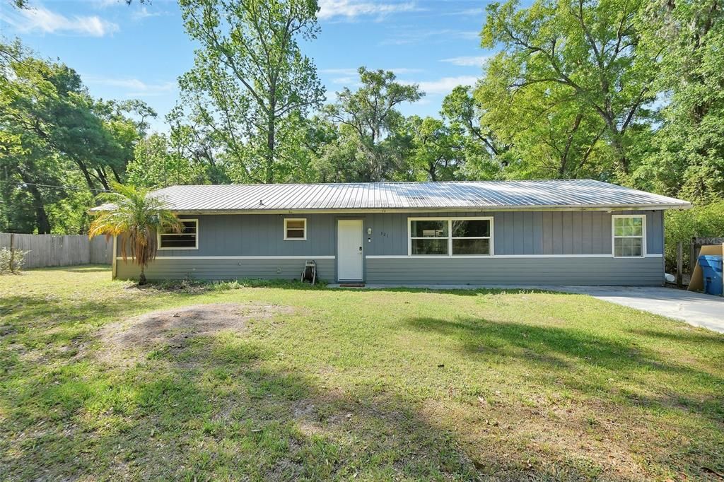 Recently Sold: $329,000 (4 beds, 2 baths, 1680 Square Feet)