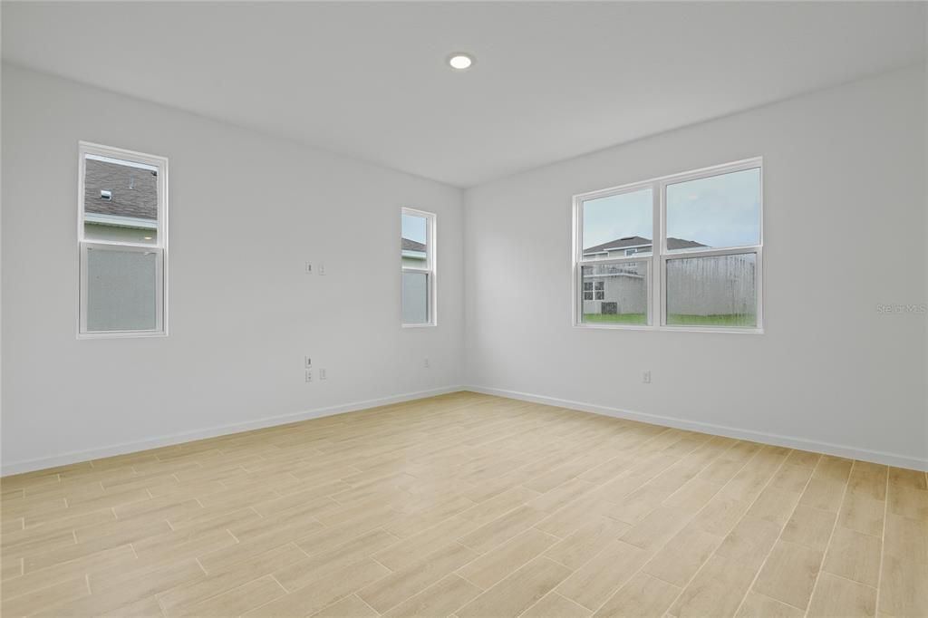 En Venta: $420,950 (5 camas, 3 baños, 3030 Pies cuadrados)