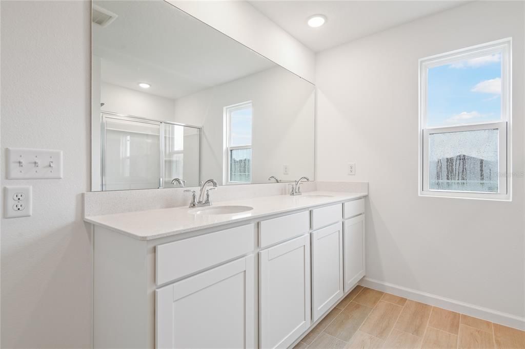 En Venta: $420,950 (5 camas, 3 baños, 3030 Pies cuadrados)