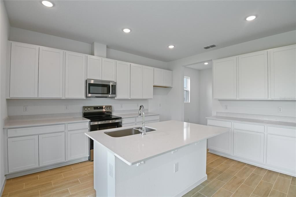 En Venta: $420,950 (5 camas, 3 baños, 3030 Pies cuadrados)