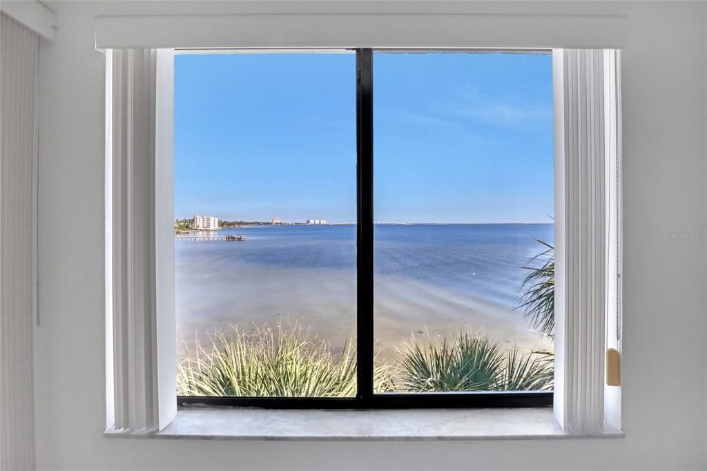 待售: $189,000 (2 贝兹, 2 浴室, 830 平方英尺)