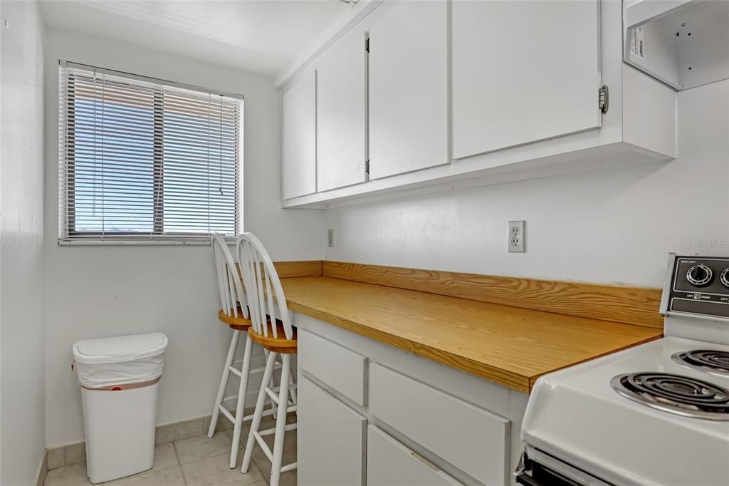 待售: $189,000 (2 贝兹, 2 浴室, 830 平方英尺)