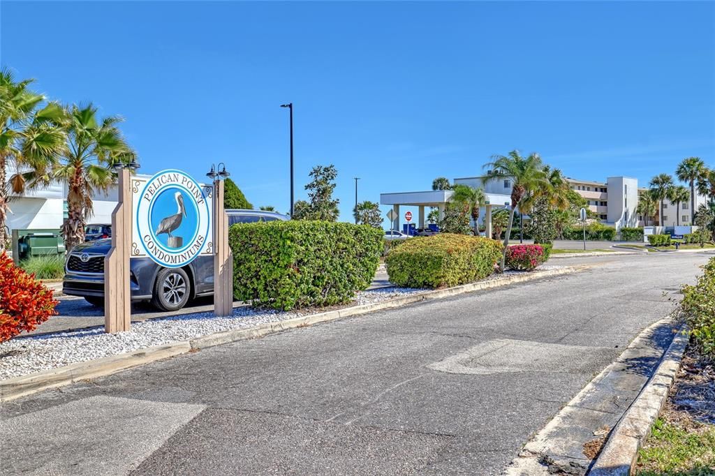 待售: $189,000 (2 贝兹, 2 浴室, 830 平方英尺)