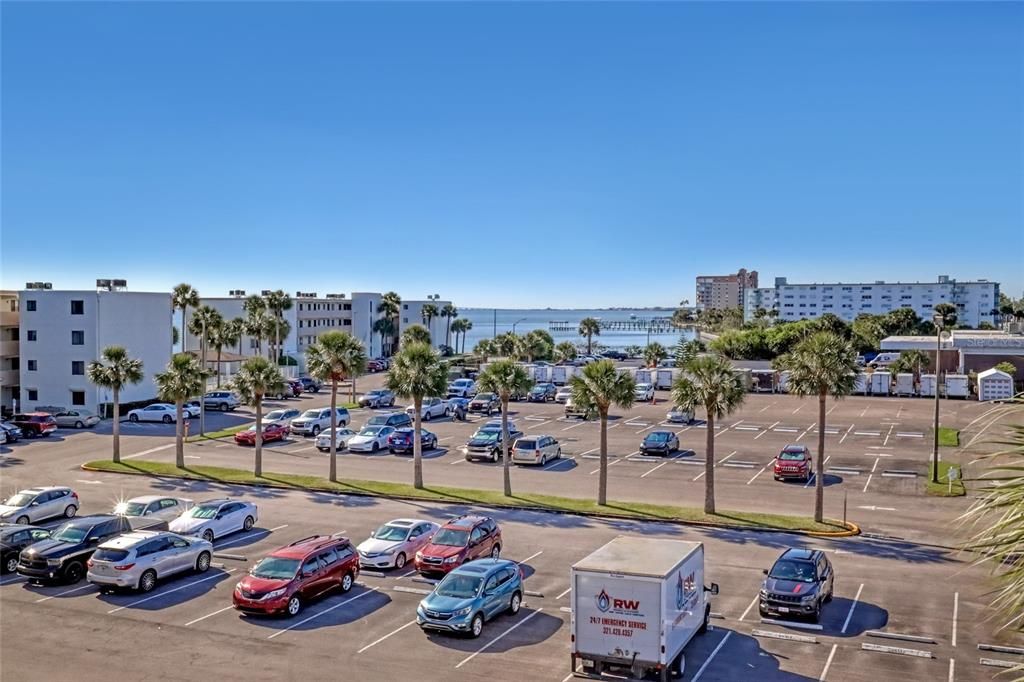 待售: $189,000 (2 贝兹, 2 浴室, 830 平方英尺)