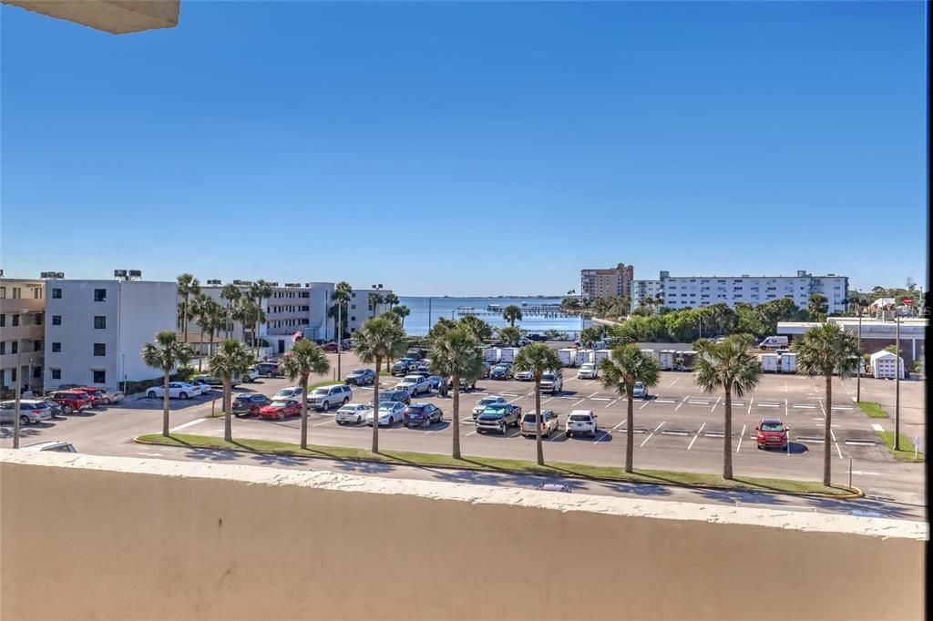 待售: $189,000 (2 贝兹, 2 浴室, 830 平方英尺)