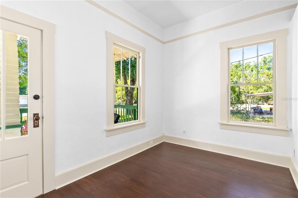 Activo con contrato: $295,000 (3 camas, 2 baños, 1350 Pies cuadrados)