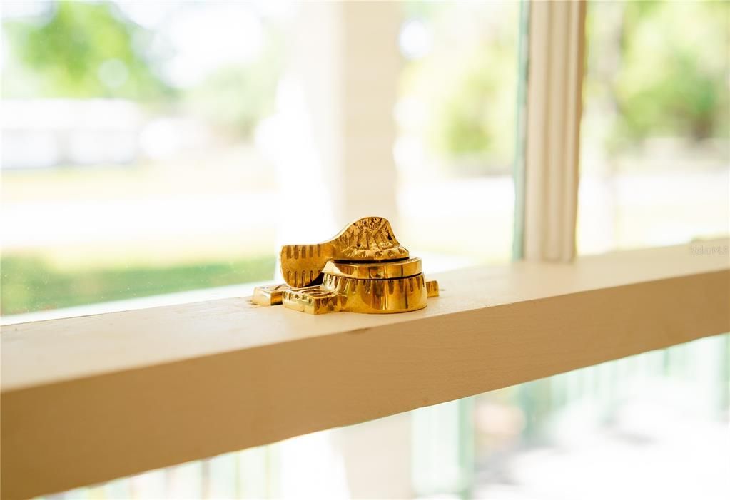 Activo con contrato: $295,000 (3 camas, 2 baños, 1350 Pies cuadrados)