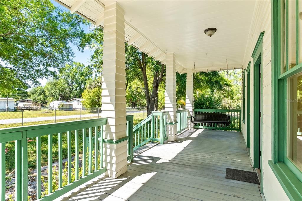 Activo con contrato: $295,000 (3 camas, 2 baños, 1350 Pies cuadrados)