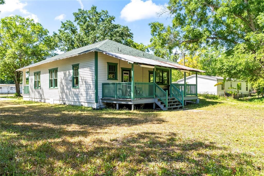 Activo con contrato: $295,000 (3 camas, 2 baños, 1350 Pies cuadrados)