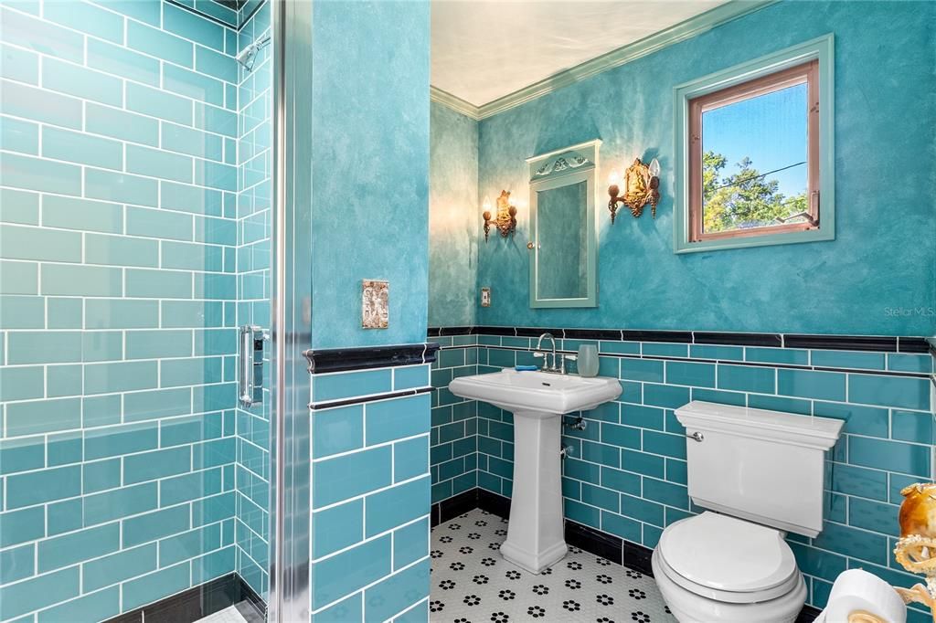 Activo con contrato: $295,000 (3 camas, 2 baños, 1350 Pies cuadrados)