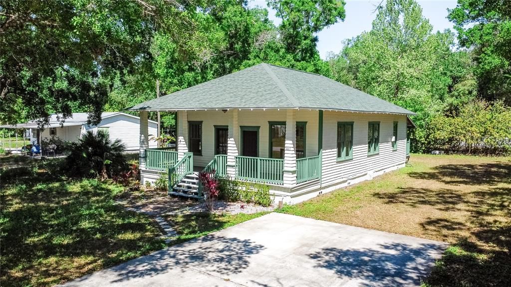 Activo con contrato: $295,000 (3 camas, 2 baños, 1350 Pies cuadrados)