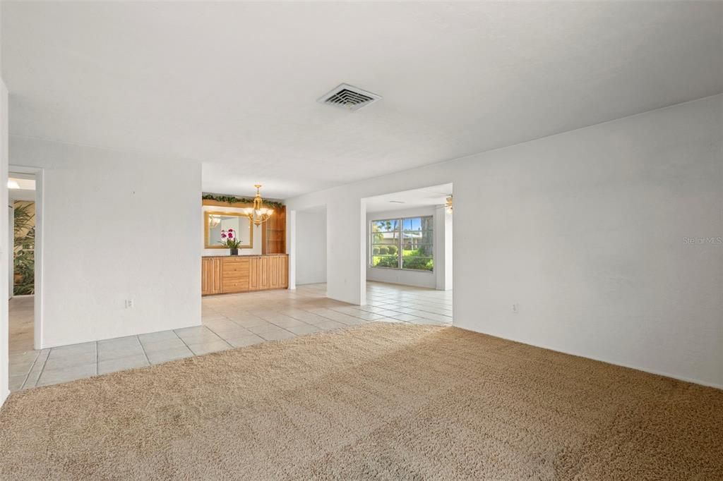 For Sale: $239,900 (2 beds, 2 baths, 1563 Square Feet)