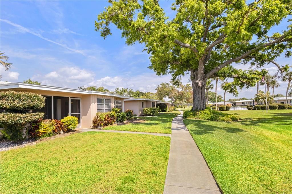 For Sale: $239,900 (2 beds, 2 baths, 1563 Square Feet)