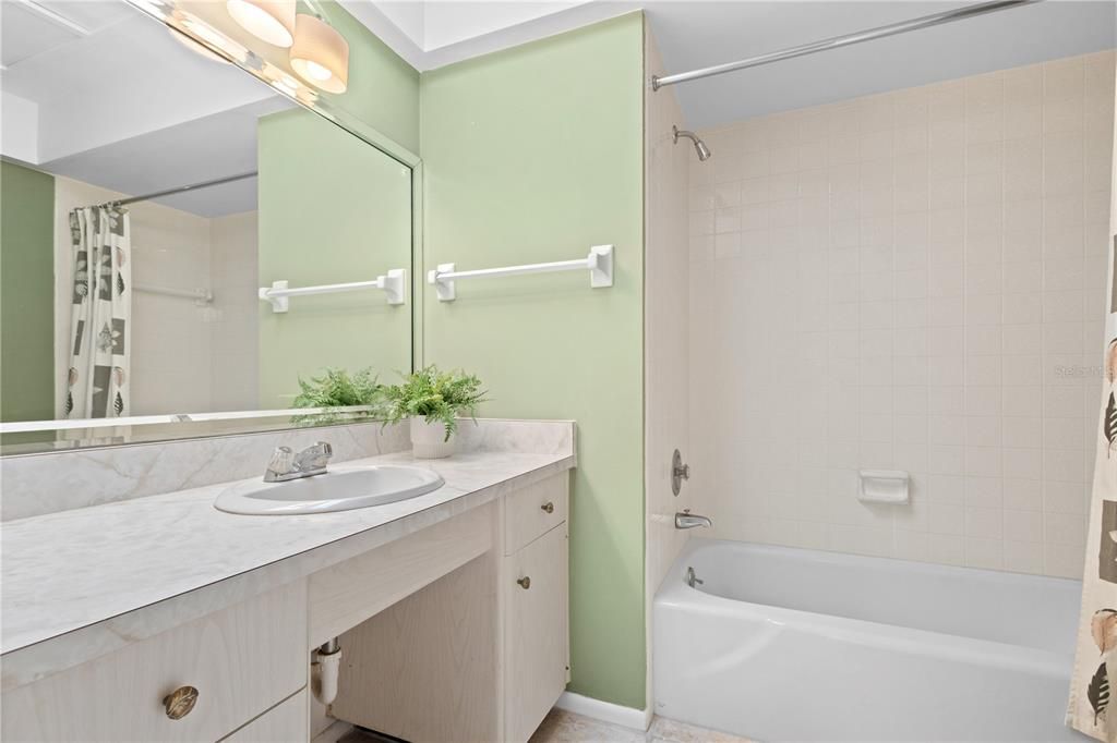 For Sale: $239,900 (2 beds, 2 baths, 1563 Square Feet)