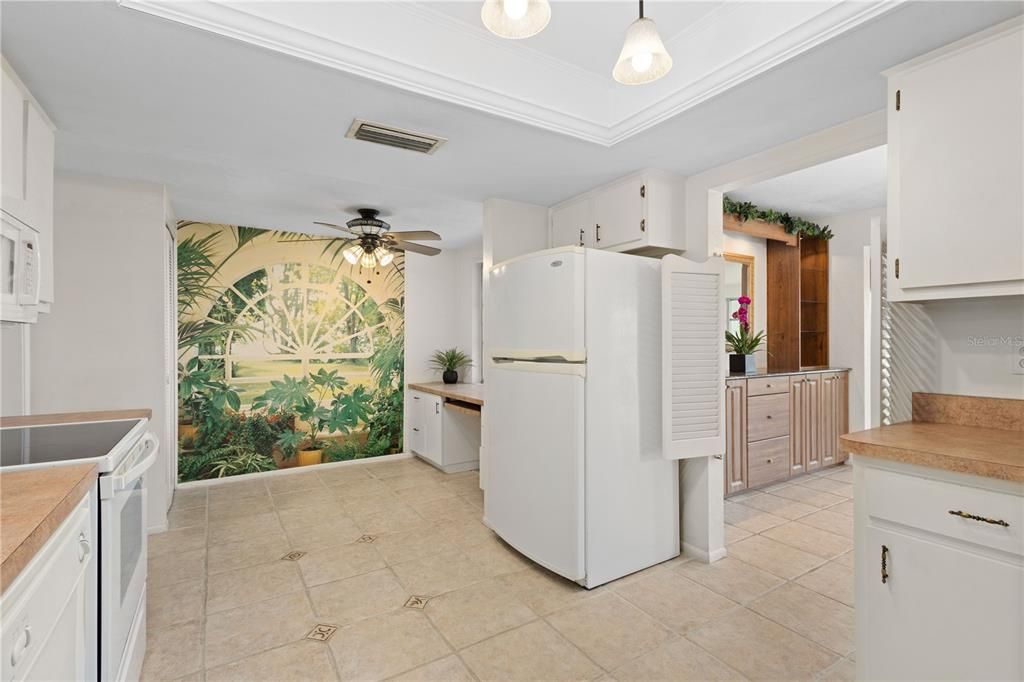 For Sale: $239,900 (2 beds, 2 baths, 1563 Square Feet)