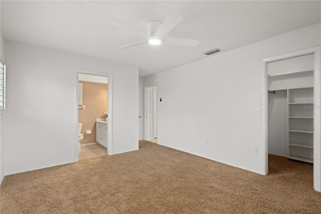 For Sale: $239,900 (2 beds, 2 baths, 1563 Square Feet)