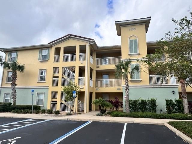 Recently Rented: $1,995 (3 beds, 2 baths, 1377 Square Feet)