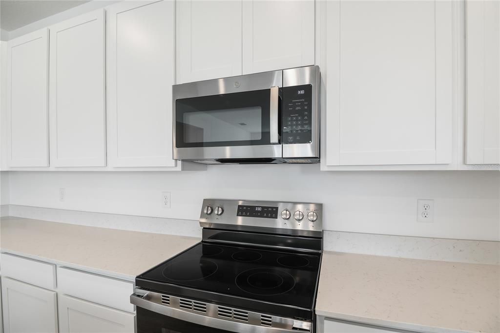 En Venta: $349,950 (4 camas, 3 baños, 2070 Pies cuadrados)