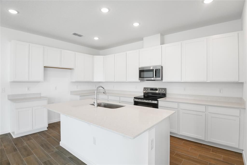 En Venta: $349,950 (4 camas, 3 baños, 2070 Pies cuadrados)