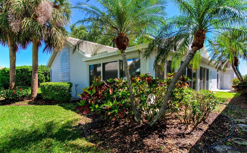 Active With Contract: $359,900 (2 beds, 2 baths, 2265 Square Feet)