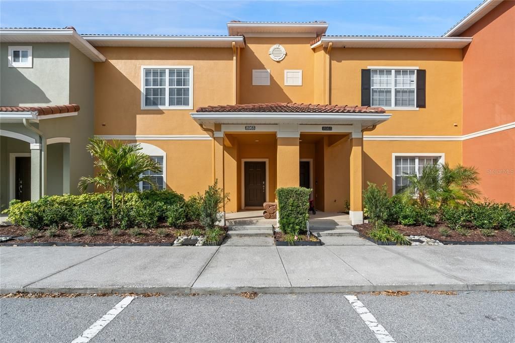 Недавно продано: $339,999 (4 спален, 3 ванн, 1884 Квадратных фут)