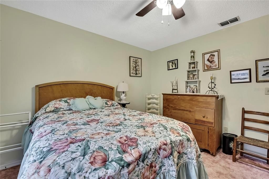For Sale: $399,900 (4 beds, 2 baths, 2137 Square Feet)