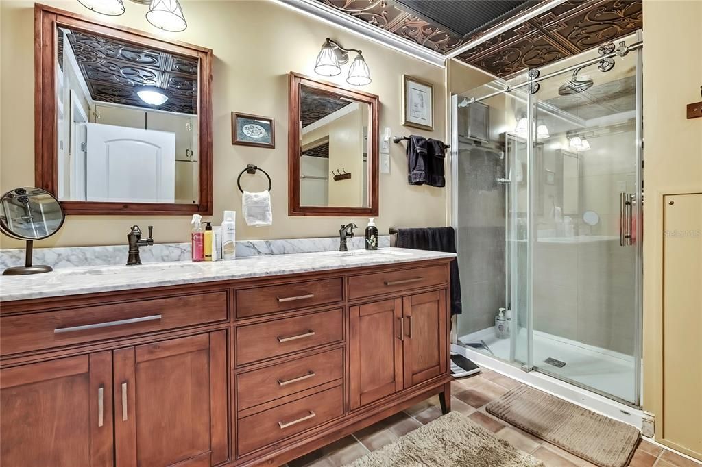 For Sale: $399,900 (4 beds, 2 baths, 2137 Square Feet)