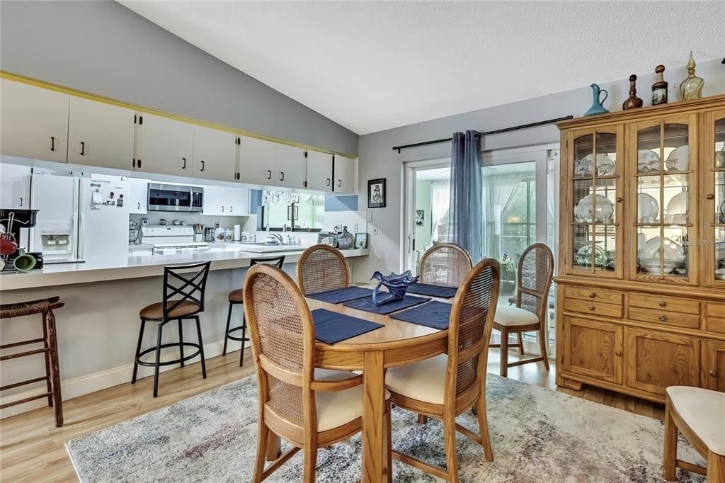 For Sale: $399,900 (4 beds, 2 baths, 2137 Square Feet)