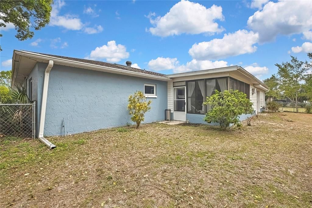 For Sale: $399,900 (4 beds, 2 baths, 2137 Square Feet)
