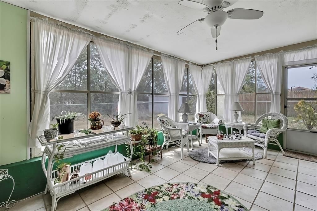 For Sale: $399,900 (4 beds, 2 baths, 2137 Square Feet)