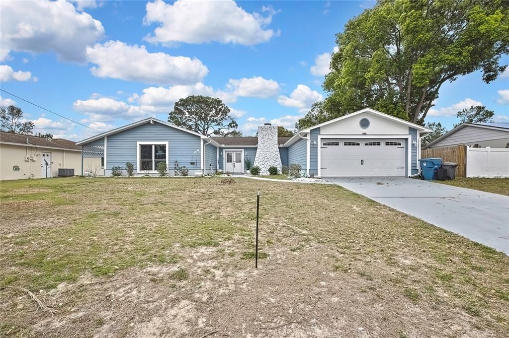 For Sale: $399,900 (4 beds, 2 baths, 2137 Square Feet)