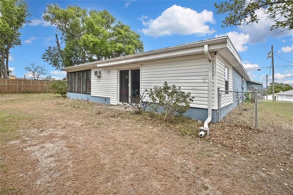 For Sale: $399,900 (4 beds, 2 baths, 2137 Square Feet)
