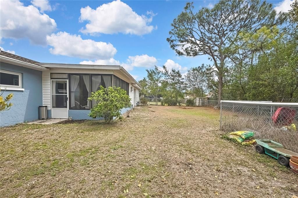 For Sale: $399,900 (4 beds, 2 baths, 2137 Square Feet)