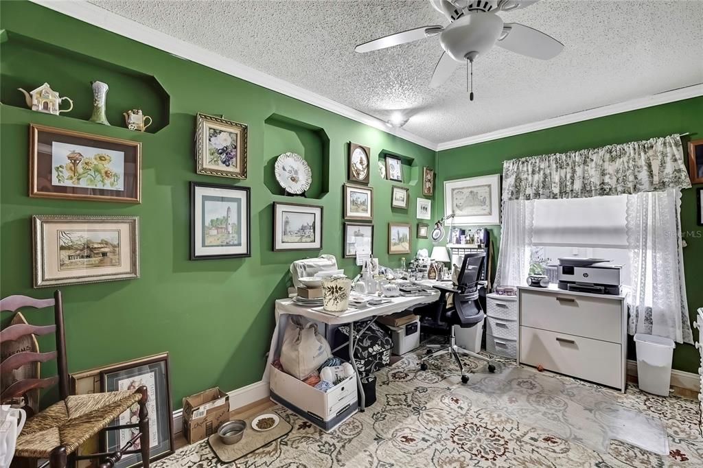 For Sale: $399,900 (4 beds, 2 baths, 2137 Square Feet)