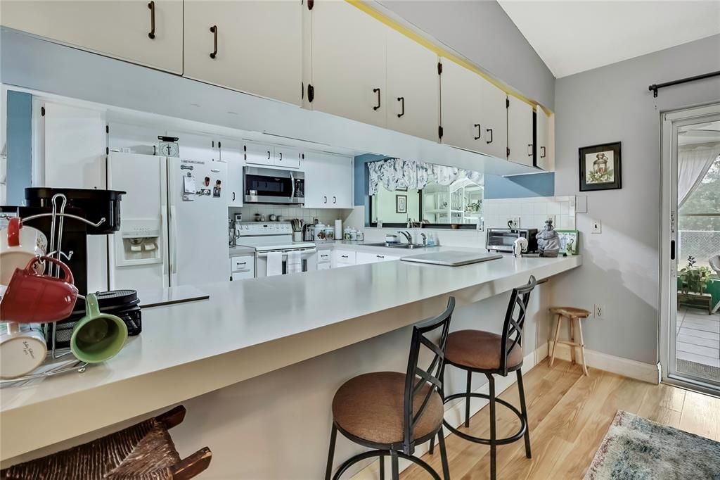 For Sale: $399,900 (4 beds, 2 baths, 2137 Square Feet)
