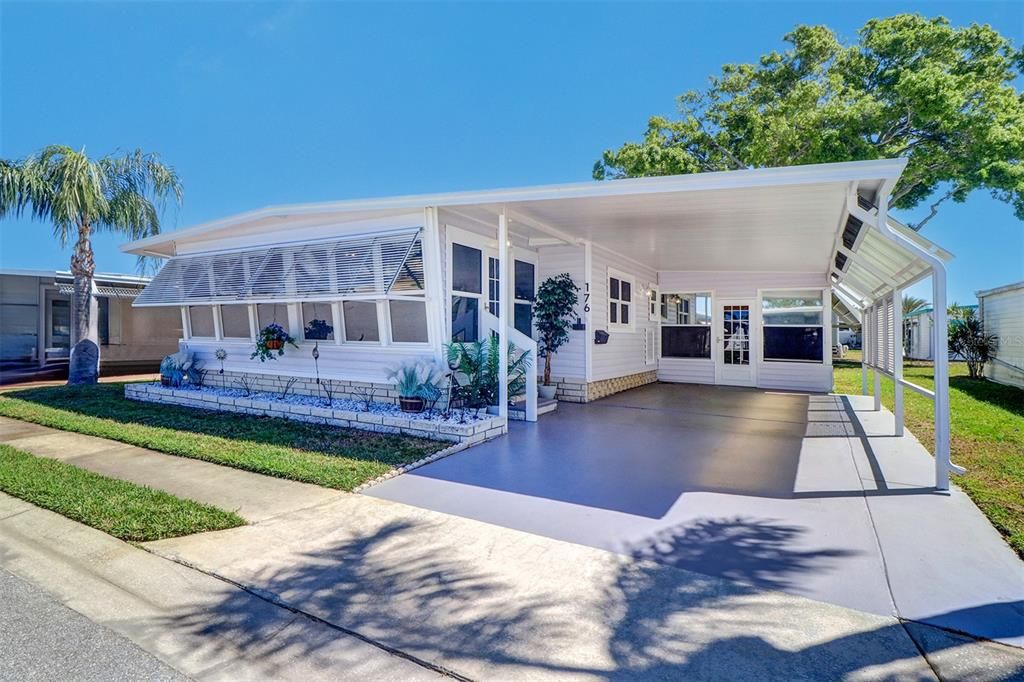 Recently Sold: $229,900 (2 beds, 2 baths, 1198 Square Feet)