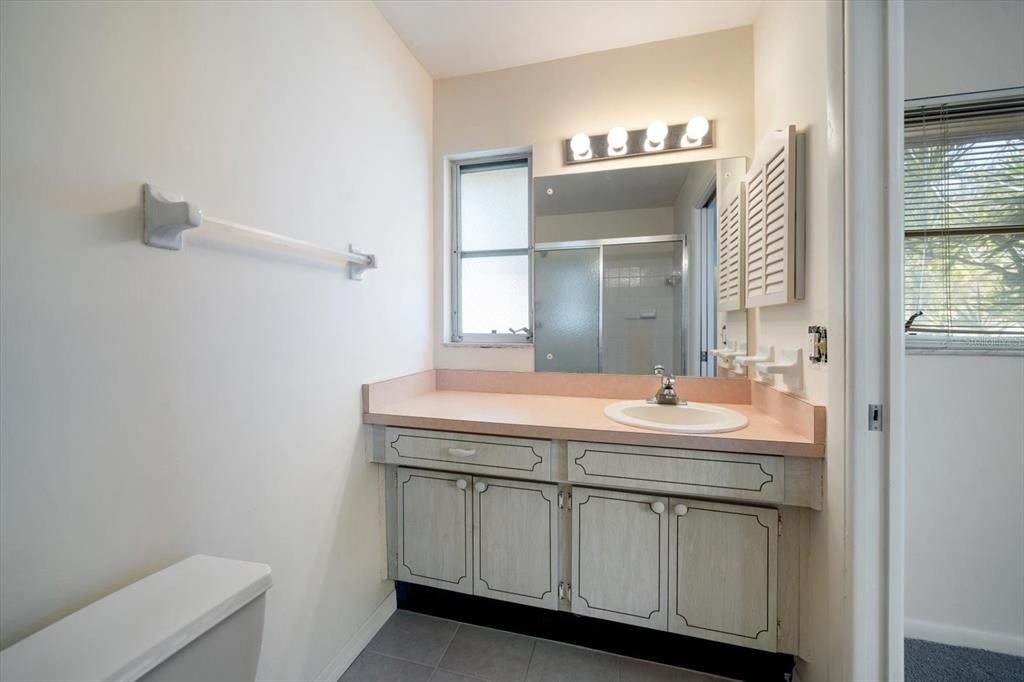 For Sale: $130,000 (2 beds, 2 baths, 1109 Square Feet)