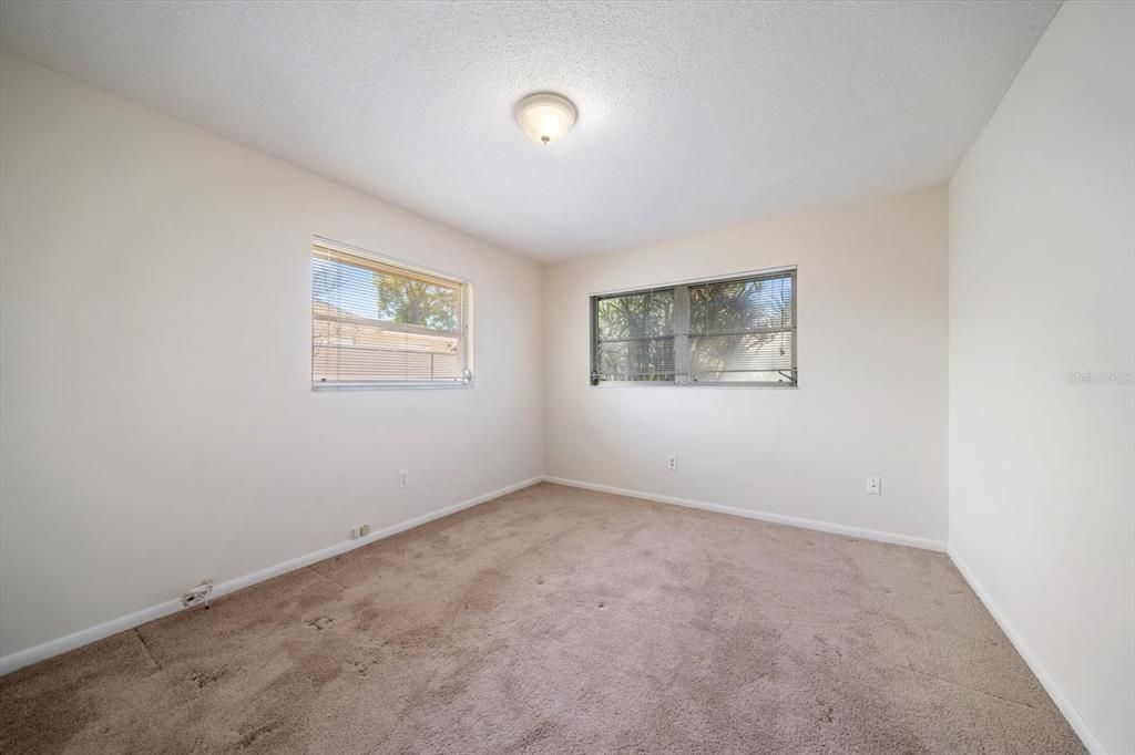 For Sale: $130,000 (2 beds, 2 baths, 1109 Square Feet)