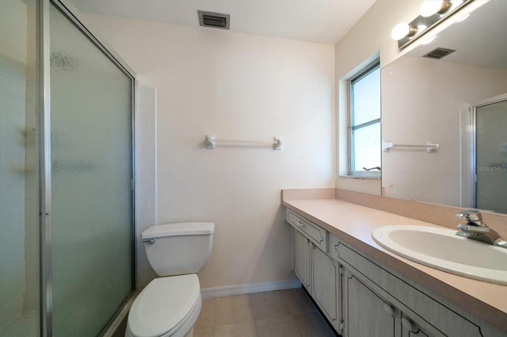 For Sale: $130,000 (2 beds, 2 baths, 1109 Square Feet)