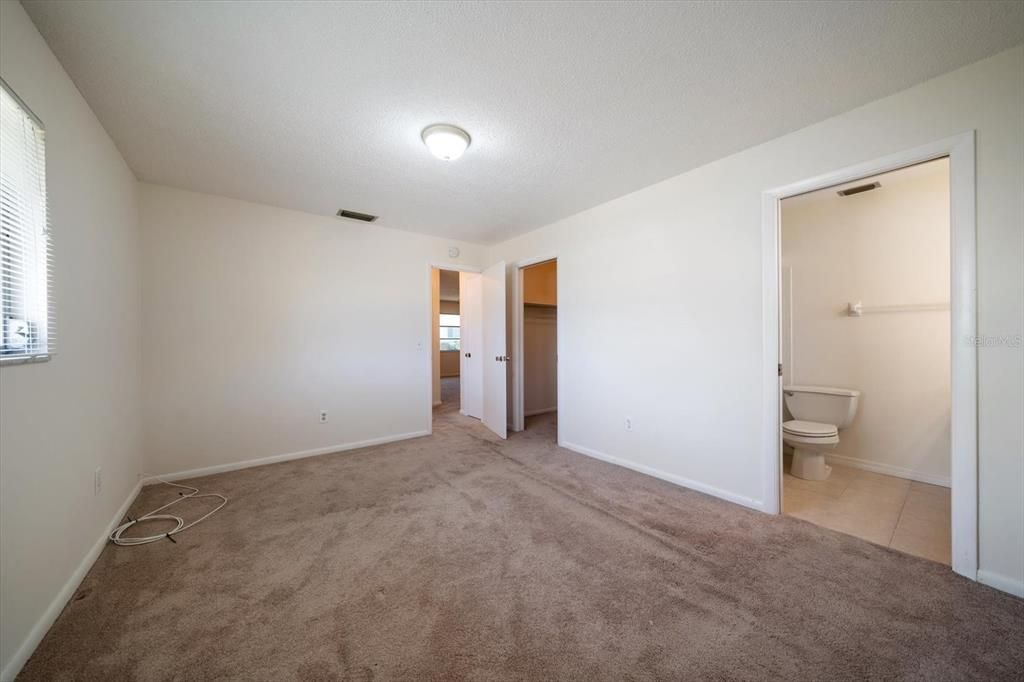 For Sale: $130,000 (2 beds, 2 baths, 1109 Square Feet)