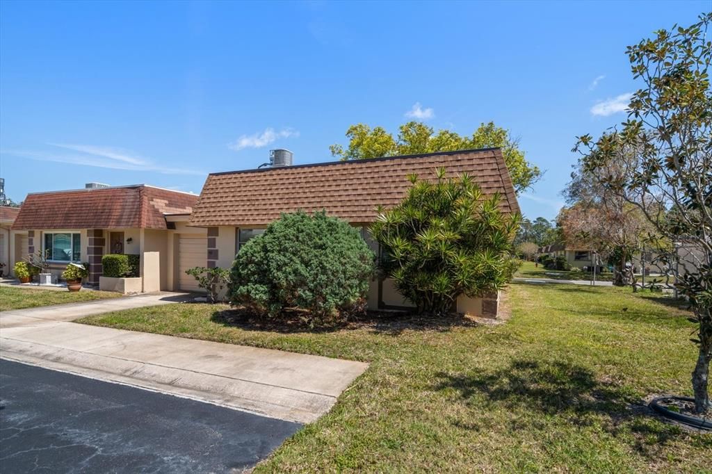 For Sale: $130,000 (2 beds, 2 baths, 1109 Square Feet)