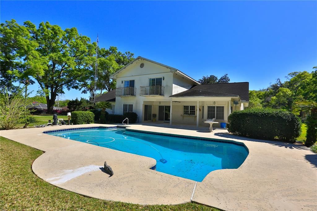 En Venta: $1,550,000 (4 camas, 3 baños, 3044 Pies cuadrados)