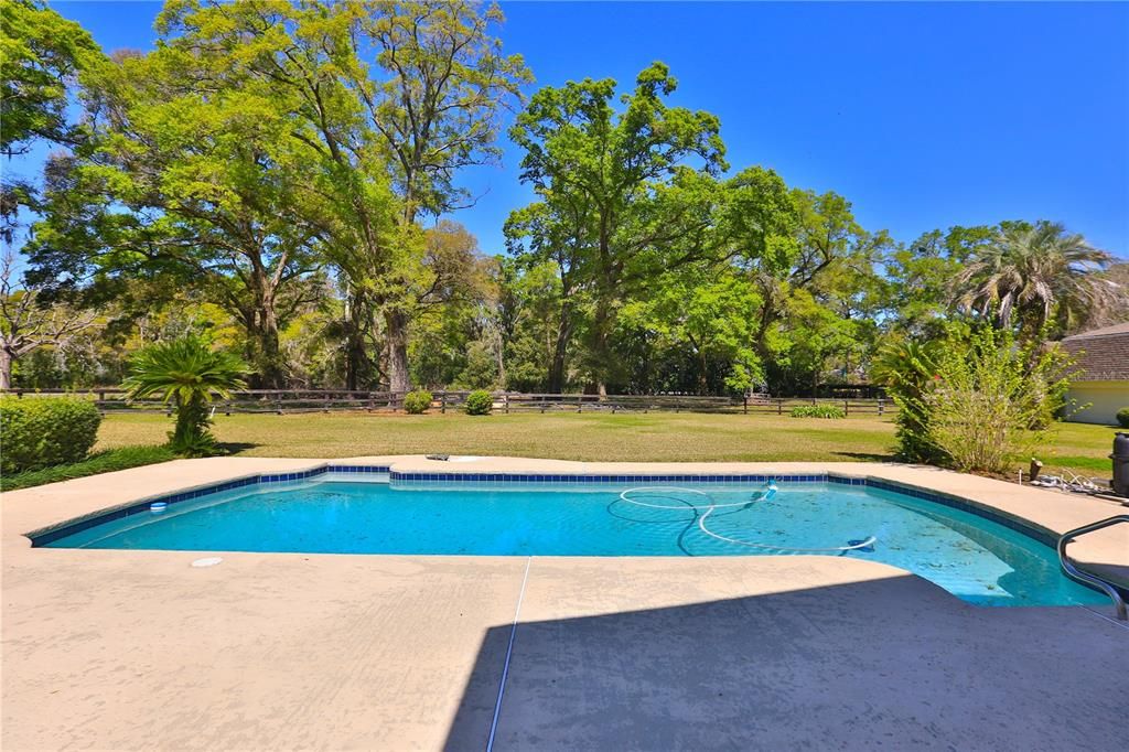 En Venta: $1,550,000 (4 camas, 3 baños, 3044 Pies cuadrados)