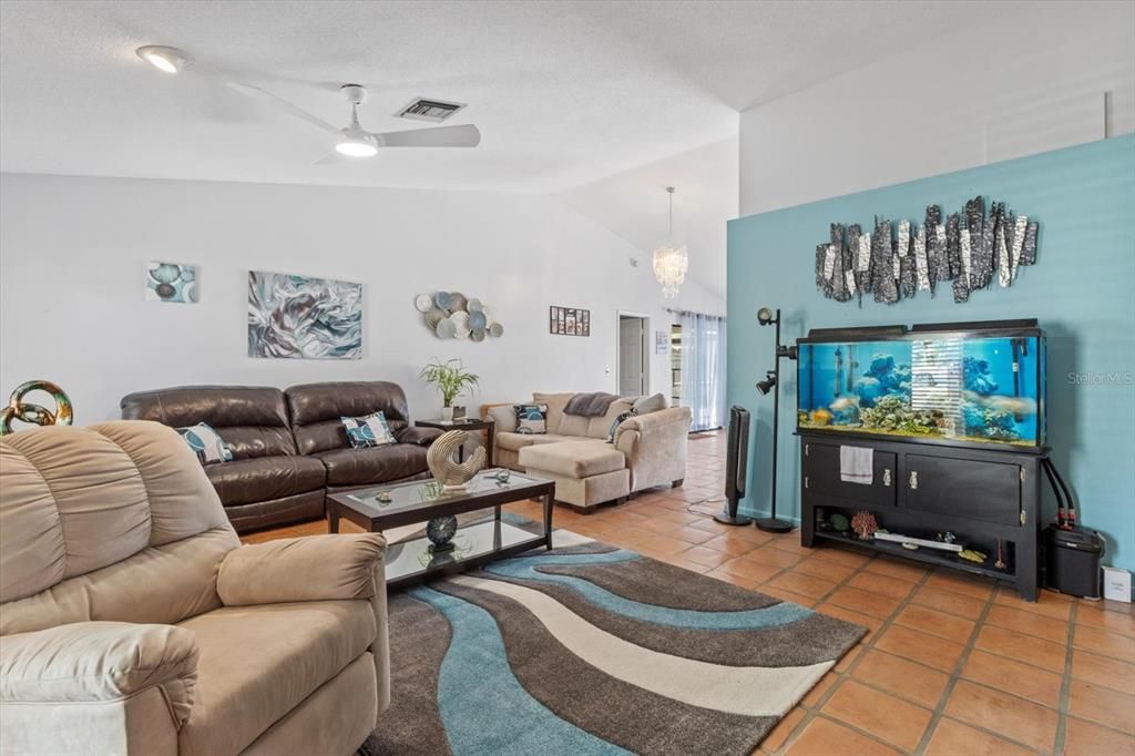 For Sale: $350,000 (3 beds, 2 baths, 1896 Square Feet)