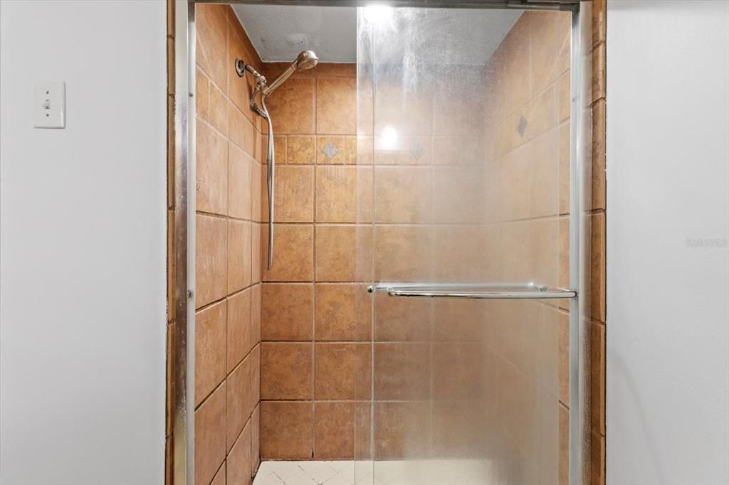 For Sale: $350,000 (3 beds, 2 baths, 1896 Square Feet)